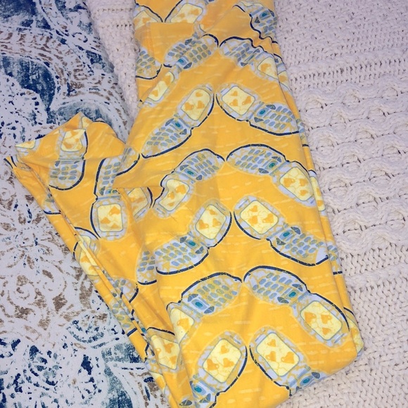Lularoe one size flip cell phones yellow leggings - Picture 6 of 7